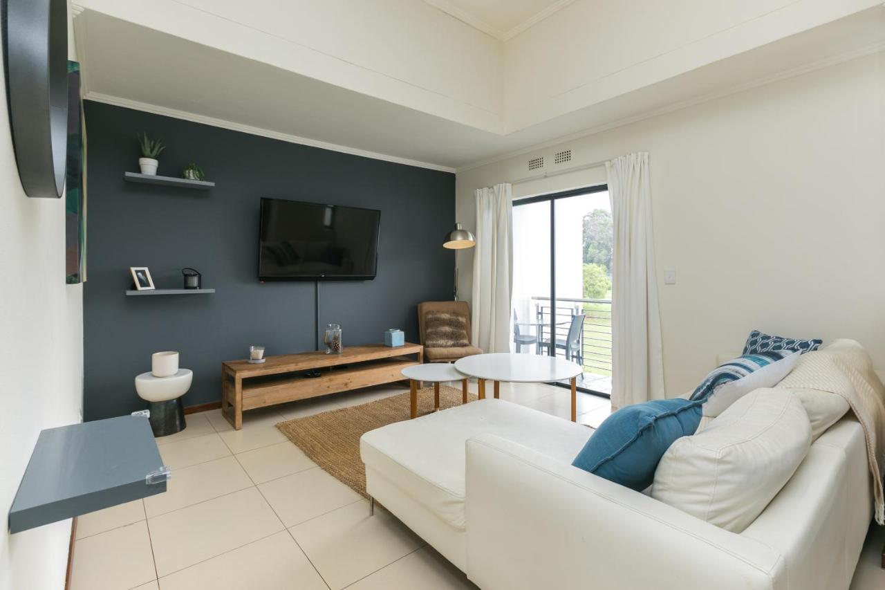 Modern Apartment In A Secure Golf Estate.Wifi Roodepoort Exterior foto