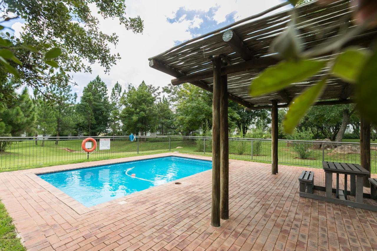 Modern Apartment In A Secure Golf Estate.Wifi Roodepoort Exterior foto