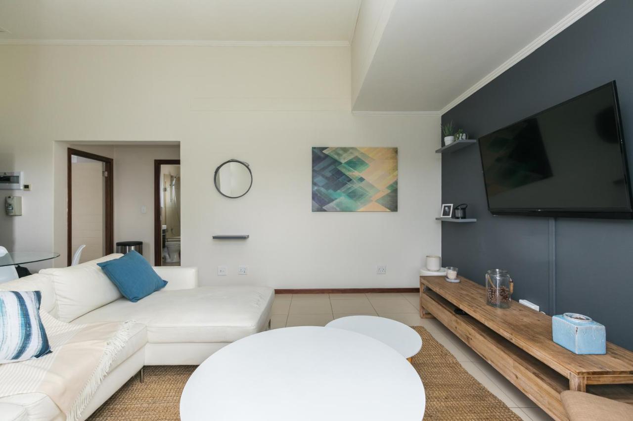 Modern Apartment In A Secure Golf Estate.Wifi Roodepoort Exterior foto